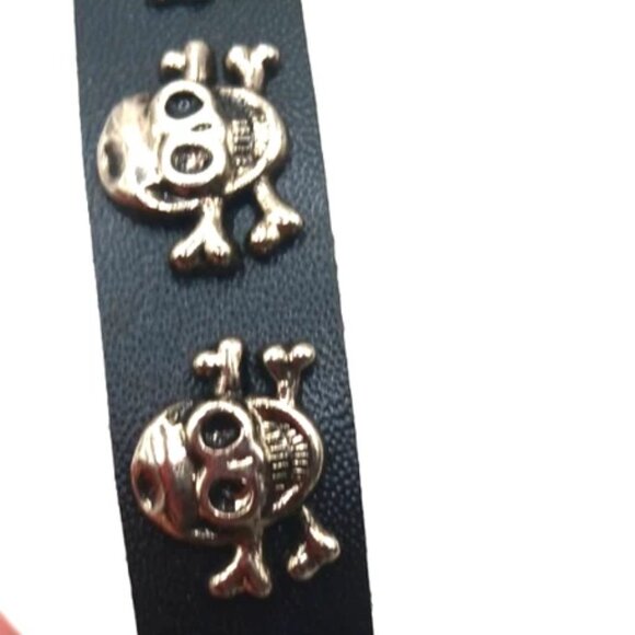Skull + Crossbones Black Vegan Leather Bracelet-New 9 Inches Unisex - Picture 3 of 8